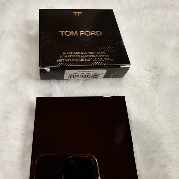 Tom Ford Lip Palette in move pinky color so pretty - Picture 3 of 5